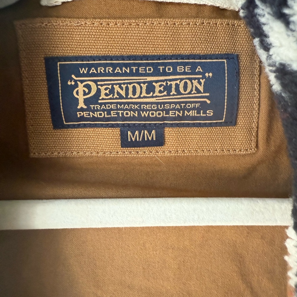 Women's Navy and White Patterned Pendleton Jacket - image 8